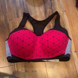 Victoria’s Secret sports bra size 36DD